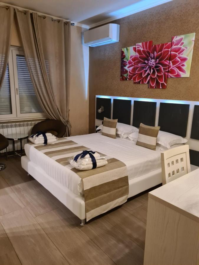 פיומיצ'ינו Albis Rooms Guest House מראה חיצוני תמונה