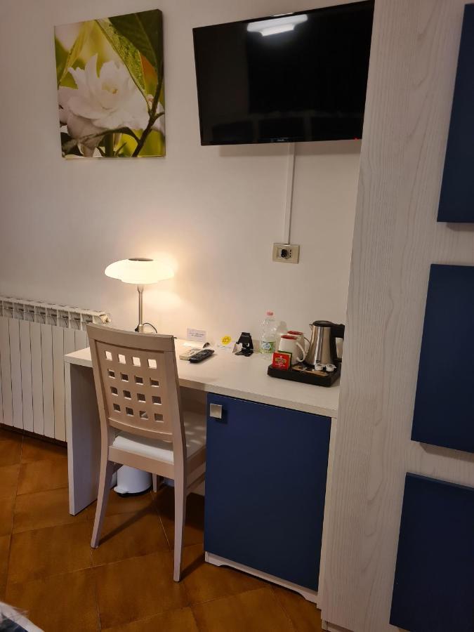 פיומיצ'ינו Albis Rooms Guest House מראה חיצוני תמונה