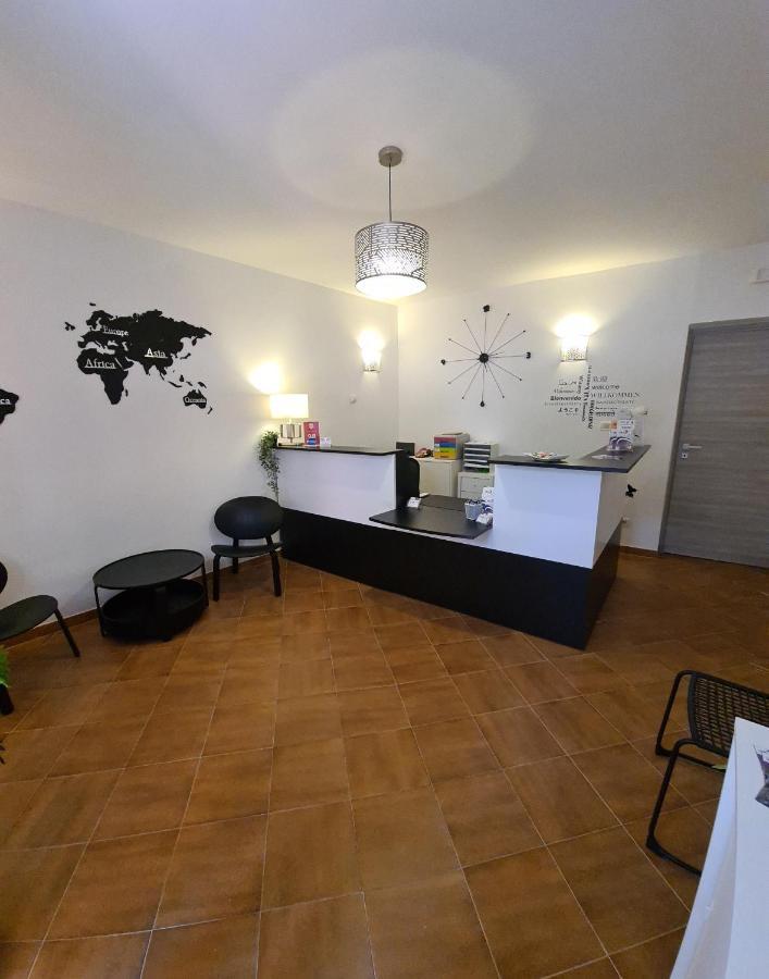 פיומיצ'ינו Albis Rooms Guest House מראה חיצוני תמונה
