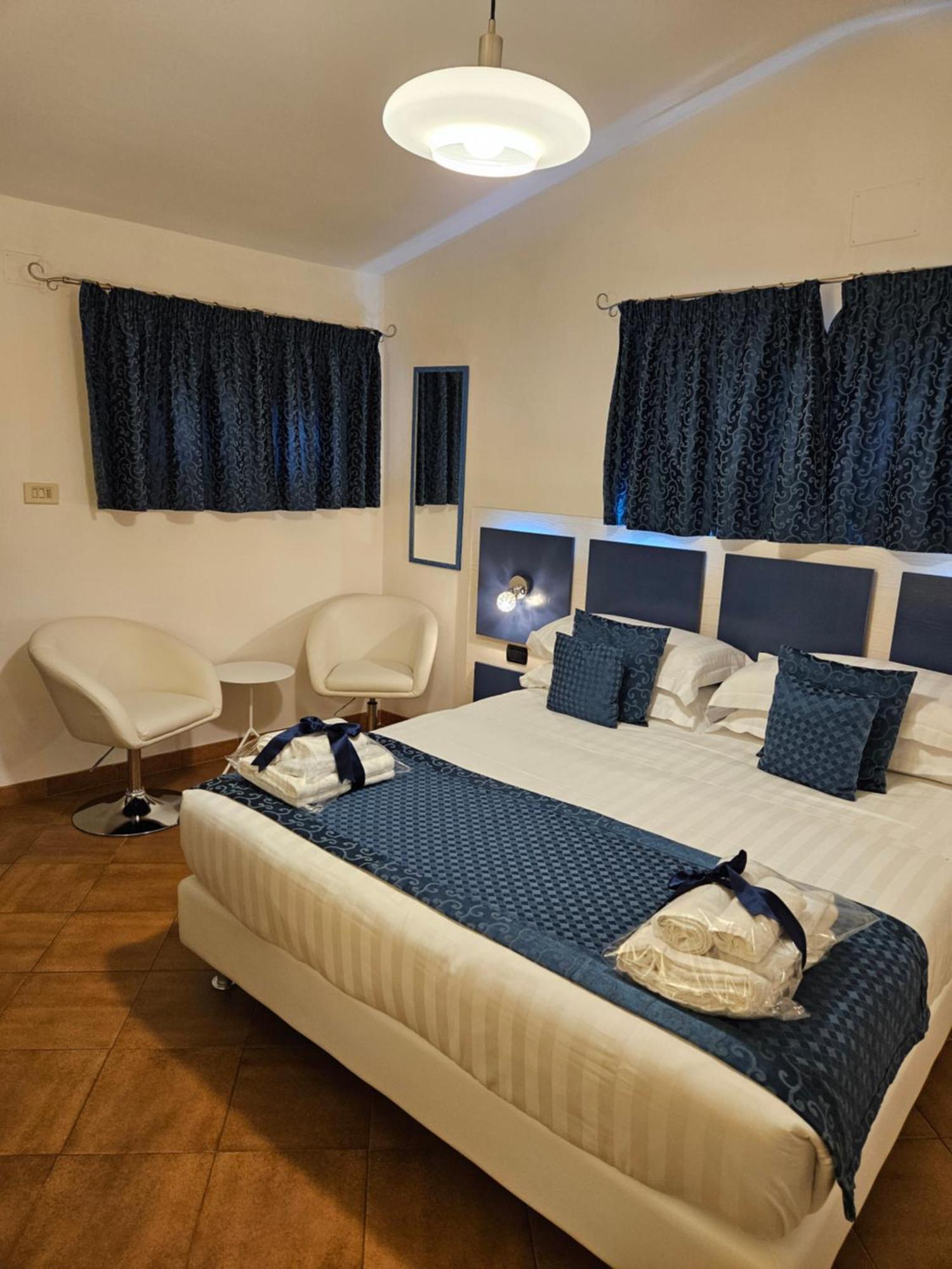 פיומיצ'ינו Albis Rooms Guest House מראה חיצוני תמונה