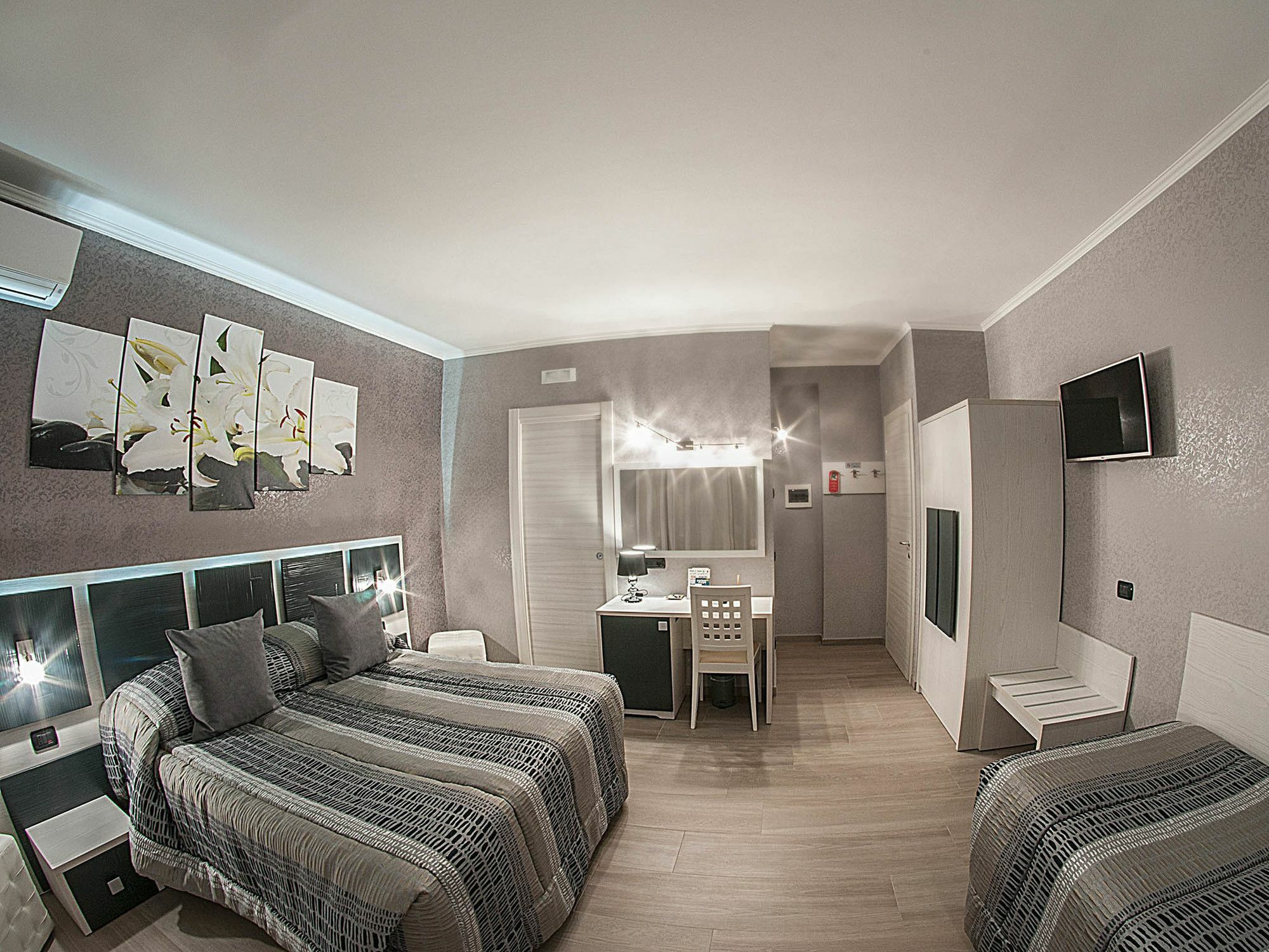 פיומיצ'ינו Albis Rooms Guest House מראה חיצוני תמונה